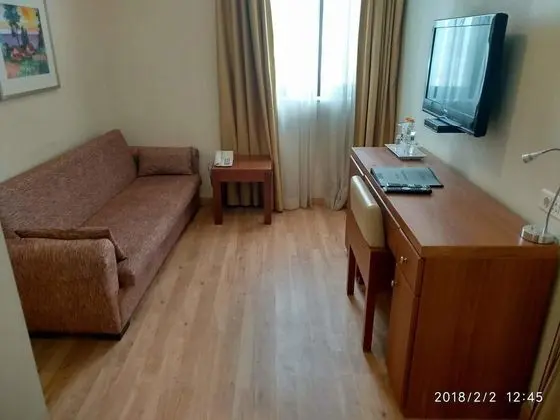 Tek Büyük Yataklı Oda