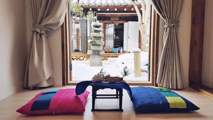 Traditional Tek Büyük Yataklı Oda