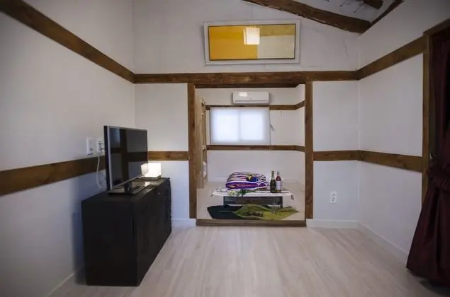 Traditional Tek Büyük Yataklı Oda