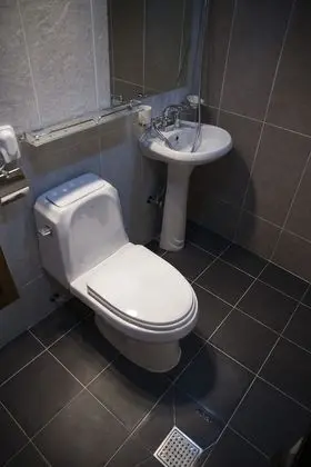 Traditional Tek Büyük Yataklı Oda