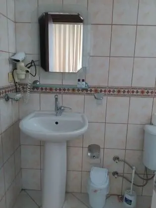 Büyük Yataklı Tek Kişilik Oda
