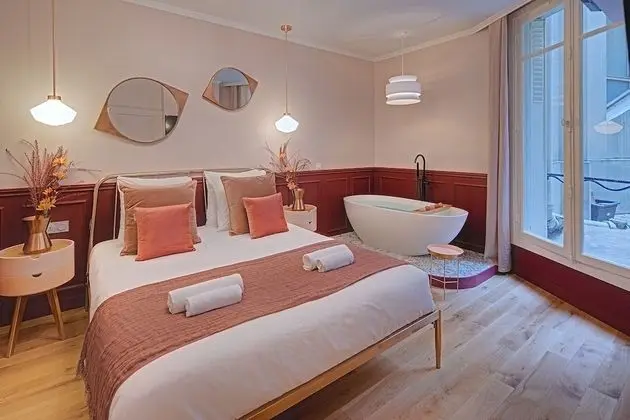 Royal Apart Daire, Banyolu/Duşlu, Avlu Manzaralı