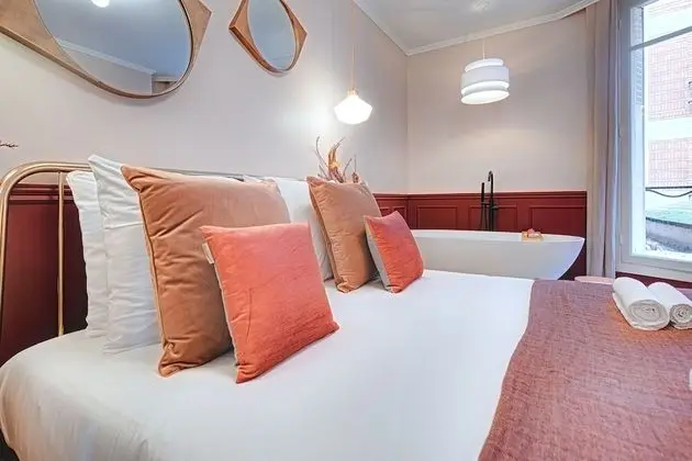 Royal Apart Daire, Banyolu/Duşlu, Avlu Manzaralı