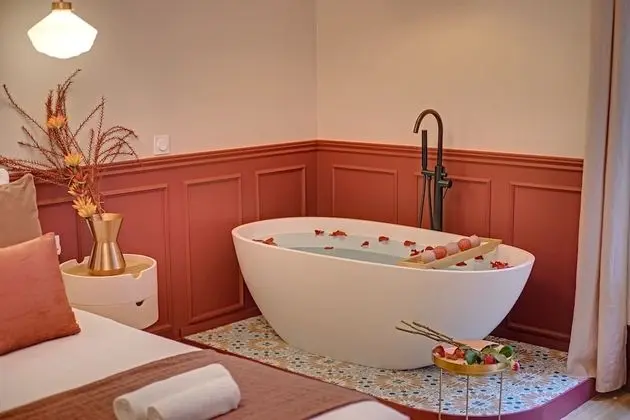Royal Apart Daire, Banyolu/Duşlu, Avlu Manzaralı