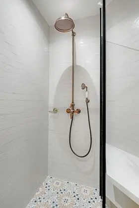 Royal Apart Daire, Banyolu/Duşlu, Avlu Manzaralı