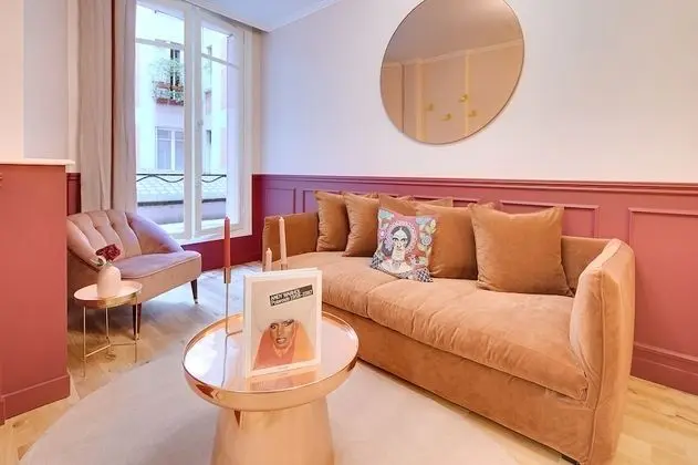 Royal Apart Daire, Banyolu/Duşlu, Avlu Manzaralı