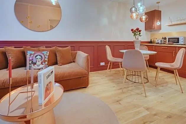 Royal Apart Daire, Banyolu/Duşlu, Avlu Manzaralı