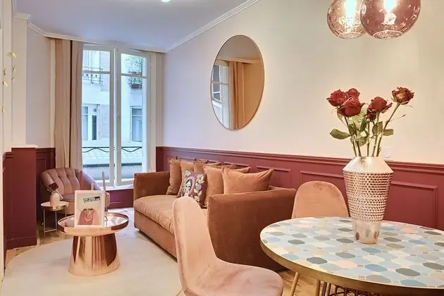 Royal Apart Daire, Banyolu/Duşlu, Avlu Manzaralı