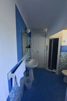 Üç Kişilik Oda
