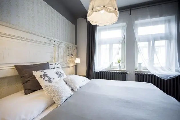 Premium Tek Büyük Yataklı Oda