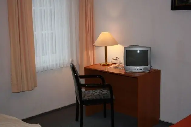 Basic Tek Büyük Yataklı Oda