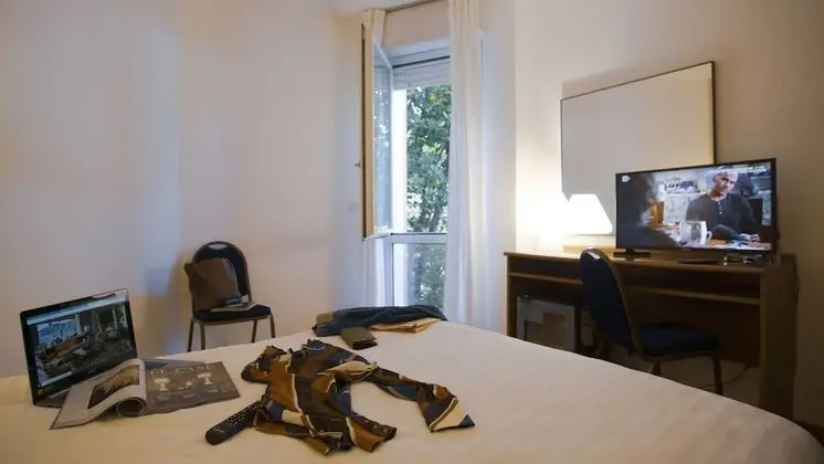 Büyük Yataklı Tek Kişilik Oda