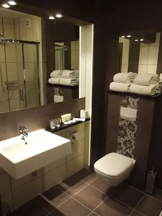 Büyük Yataklı Tek Kişilik Oda