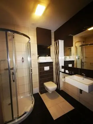 Büyük Yataklı Tek Kişilik Oda