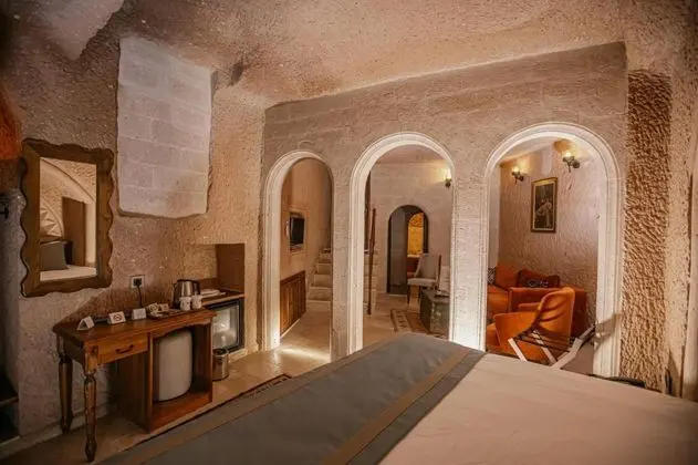Junior Suite, Jakuzili