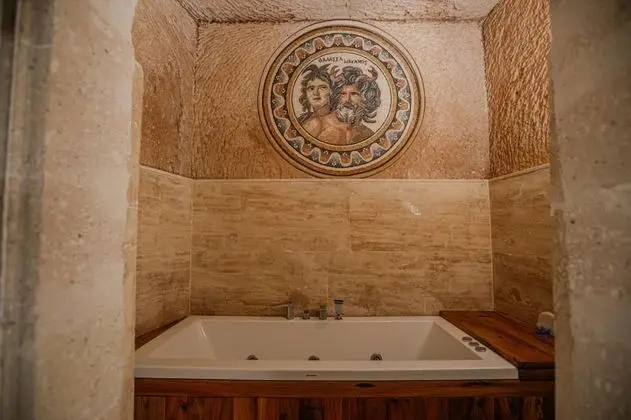 Junior Suite, Jakuzili