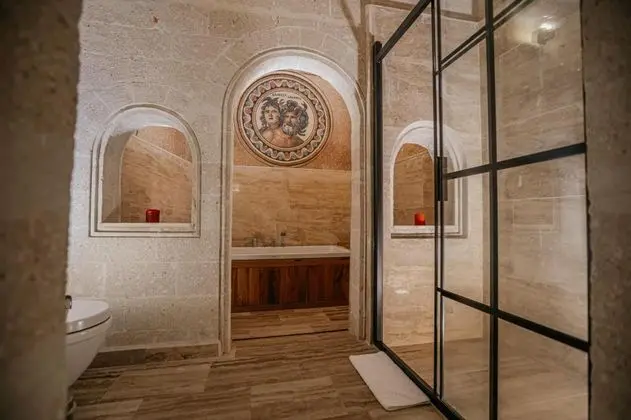 Junior Suite, Jakuzili