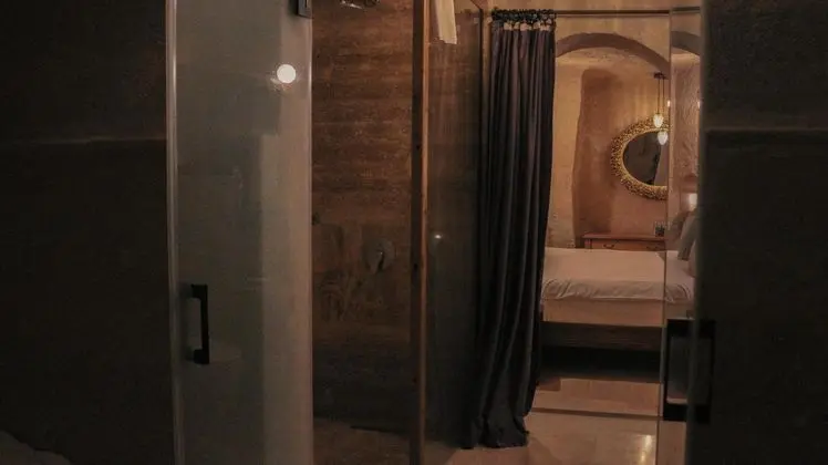 King Cave Suite, Hamamlı
