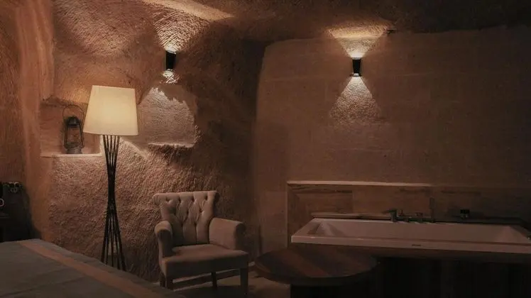 King Cave Suite, Hamamlı