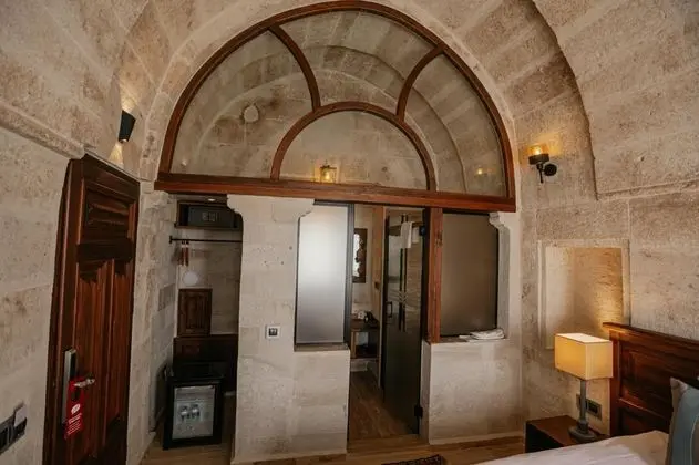 Standart Oda, Giriş Katı