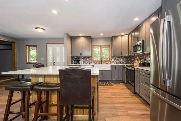 Ev, Birden Çok Yatak, Sıcak Su Havuzu