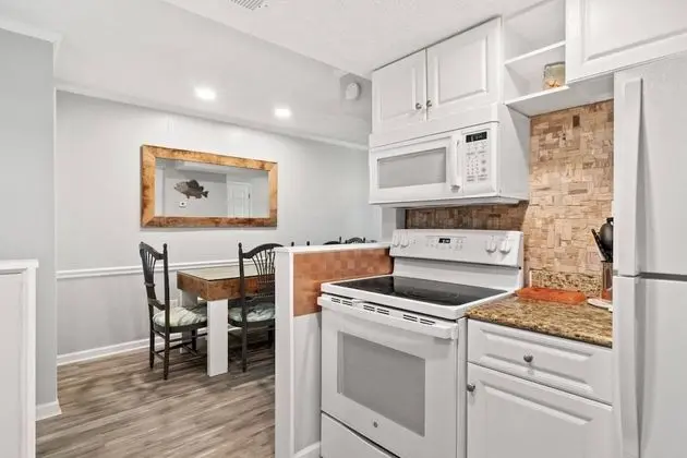 Daire (Misty Harbor Townhome #15)
