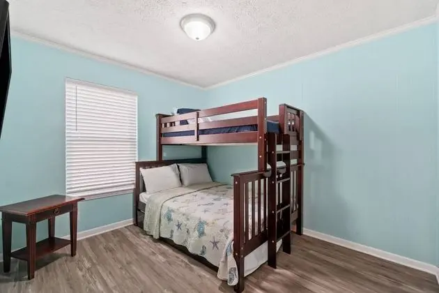 Daire (Misty Harbor Townhome #15)