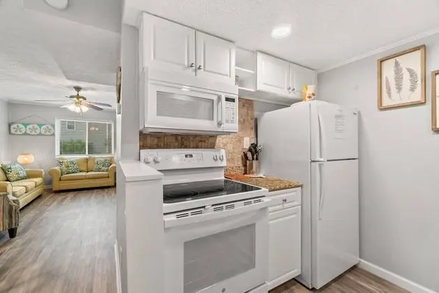 Daire (Misty Harbor Townhome #15)