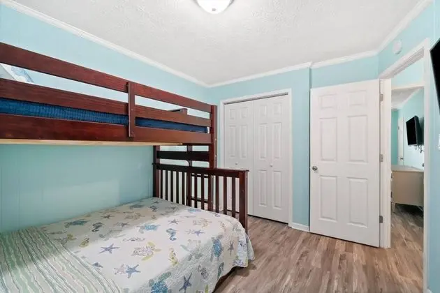 Daire (Misty Harbor Townhome #15)