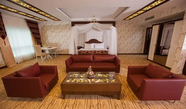 Deluxe Suite