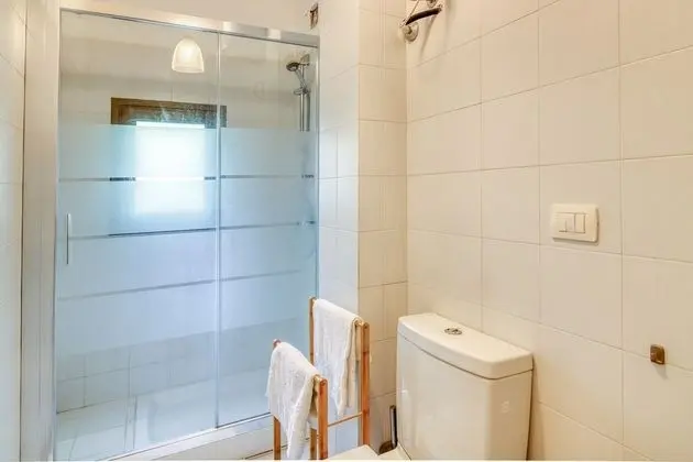 Standard Apart Daire, Birden Çok Yatak, 2 Banyolu (Mithos House few min  from sea)