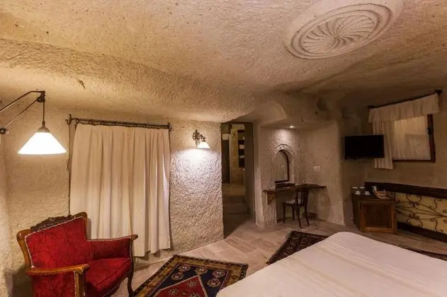 Cave Suite