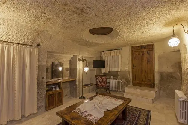 Cave Suite