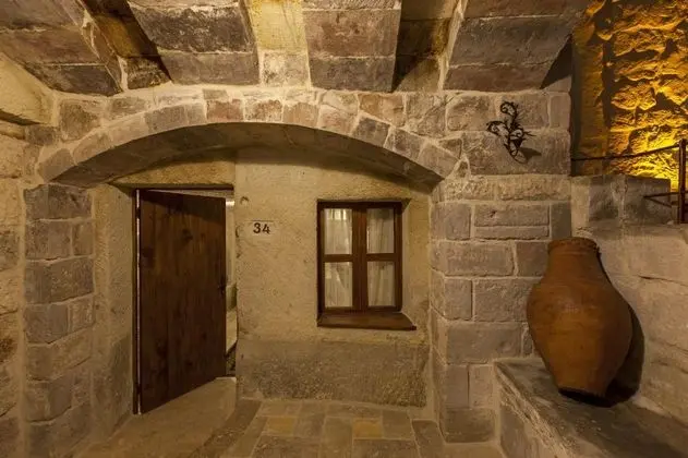 Cave Suite