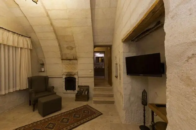 Cave Suite