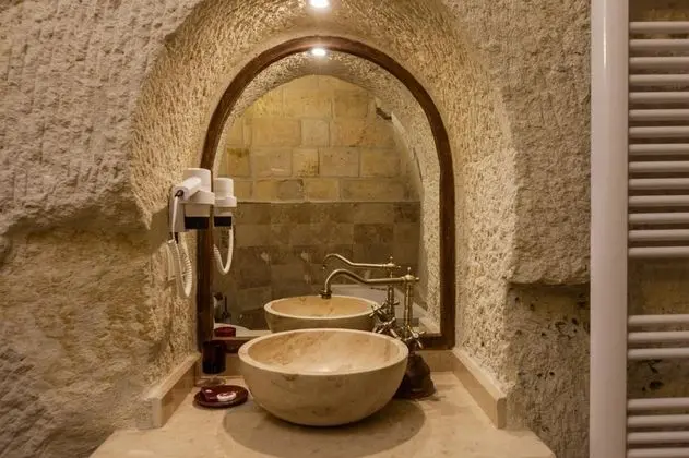 Cave Suite