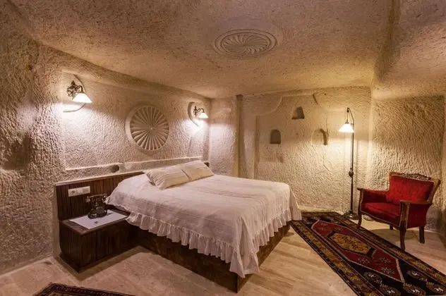 Cave Suite