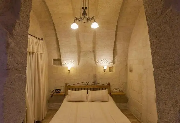 Cave Suite