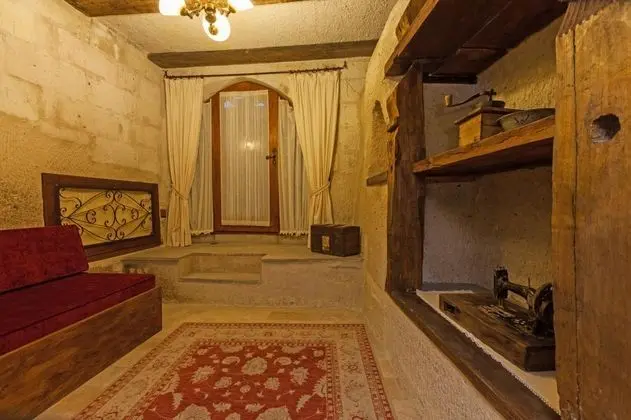 Cave Suite