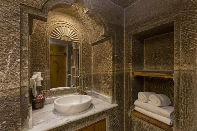 Cave Suite