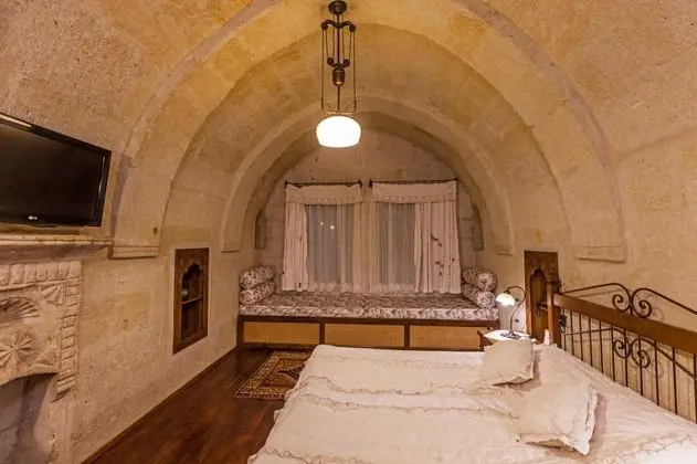 Cave Suite
