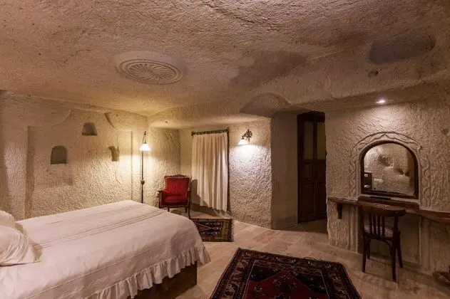 Cave Suite