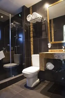 Standard Double Outside Bathroom