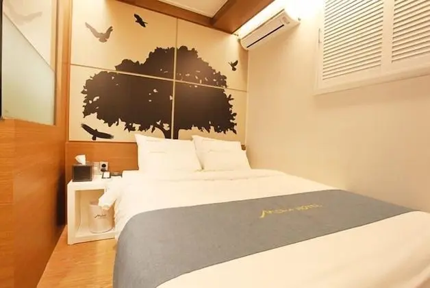 Premium Tek Büyük Yataklı Oda