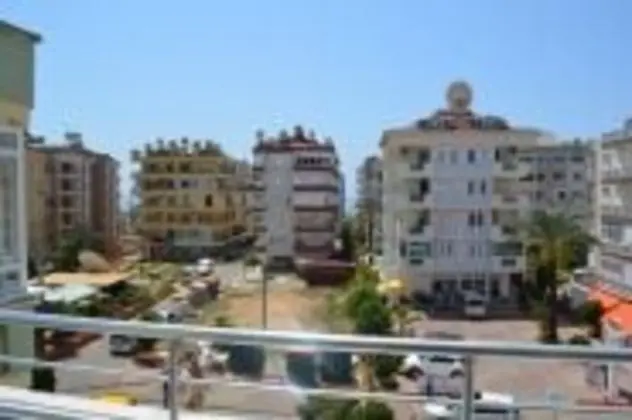 Apartment, Kara Manzaralı, Balkonlu