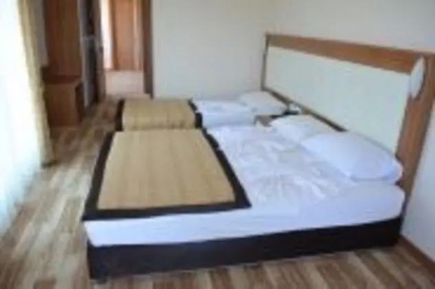 Standart Oda, Kara veya Havuz Manzaralı, Balkonlu