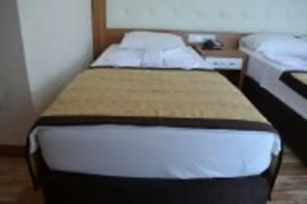 Standart Oda, Kara veya Havuz Manzaralı, Balkonlu