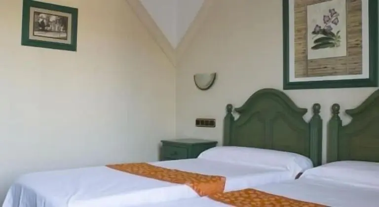 Büyük Yataklı Tek Kişilik Oda