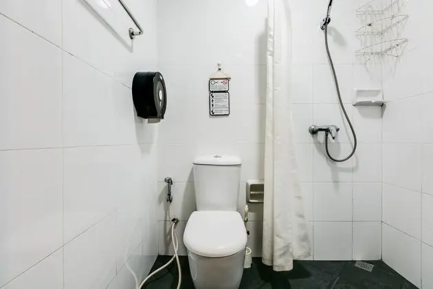 Family Oda (6 Adults with Private Bathroom)