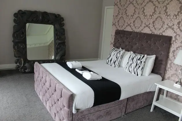 Luxury Tek Büyük Yataklı Oda